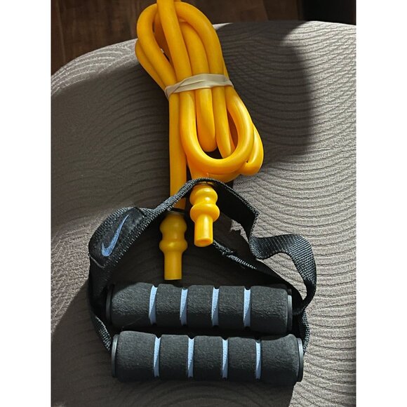 Nike Long-Length Resistance Band Medium Resistance For Upper&Lower Body Training - Picture 4 of 5